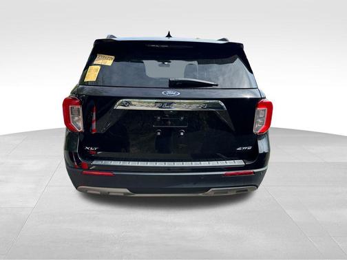 Black Metallic 2022 Ford Explorer XLT