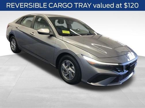 2024 Hyundai ELANTRA SE