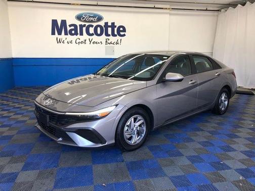 2024 Hyundai ELANTRA SE