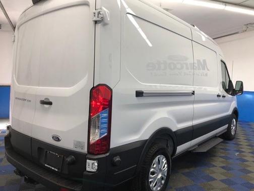 2025 Ford Transit-250 148 WB Medium Roof Cargo