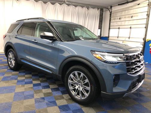2025 Ford Explorer Active
