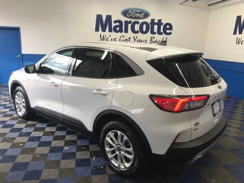 2022 Ford Escape SE