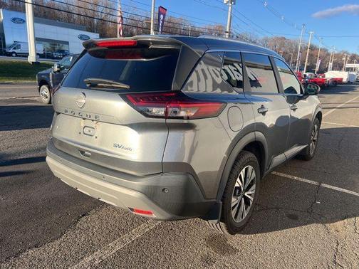 2022 Nissan Rogue SV