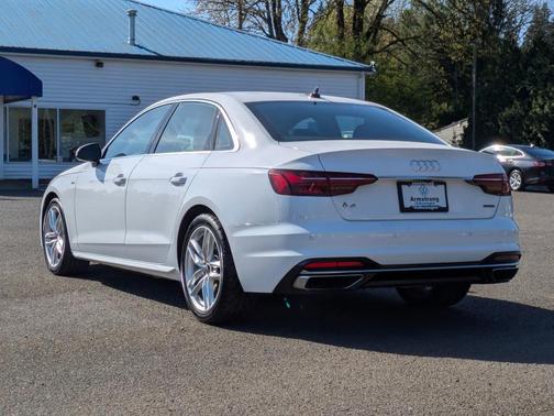 2023 Audi A4 45 S line Premium Plus