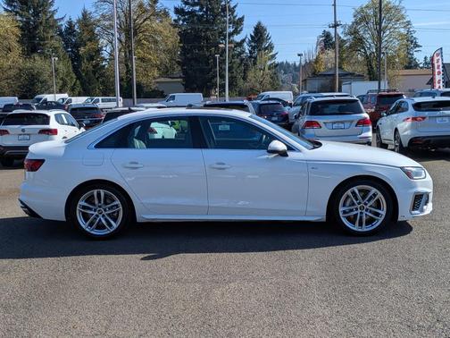 2023 Audi A4 45 S line Premium Plus