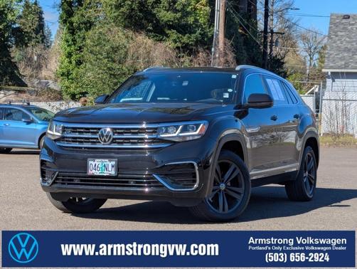 Deep Black Pearl Effect 2022 Volkswagen Atlas Cross Sport 2.0T SEL R-Line SUV