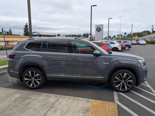 2025 Volkswagen Atlas 2.0T SEL Premium R-Line