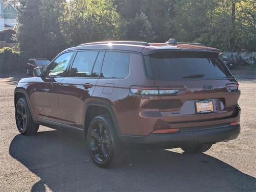 2023 Jeep Grand Cherokee L Laredo