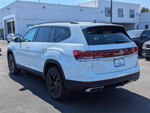 2025 Volkswagen Atlas 2.0T SE