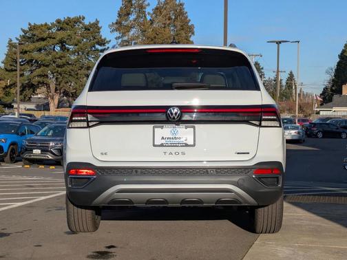 2025 Volkswagen Taos 1.5T SE