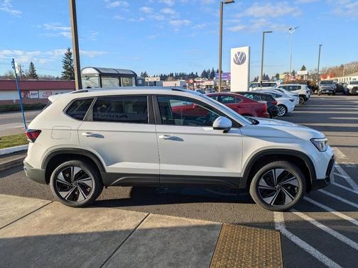 2025 Volkswagen Taos 1.5T SE