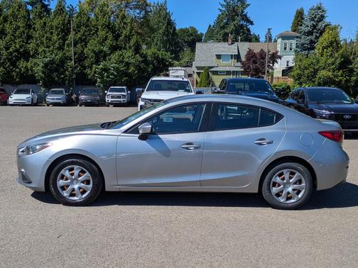 2015 Mazda Mazda3 i Sport