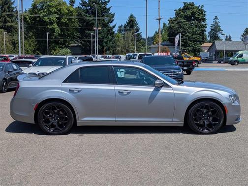 2018 Chrysler 300 S