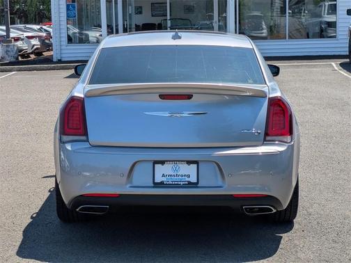 2018 Chrysler 300 S