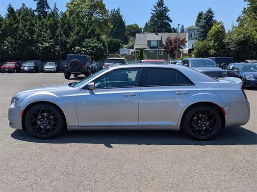 2018 Chrysler 300 S