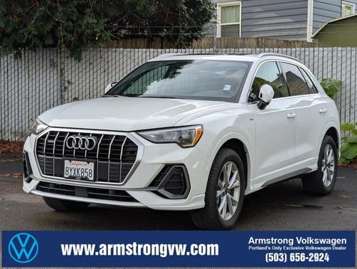 2022 Audi Q3 45 S line Premium