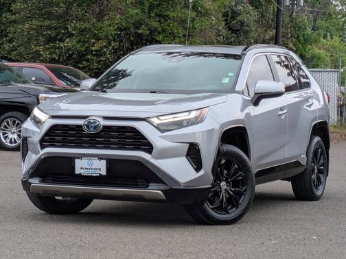 2022 Toyota RAV4 Hybrid SE