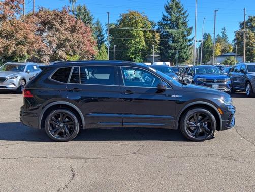 2023 Volkswagen Tiguan 2.0T SE R-Line Black