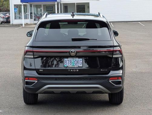 2025 Volkswagen Taos 1.5T SE