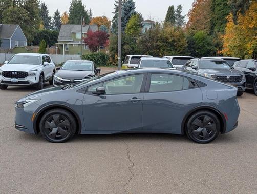 2024 Toyota Prius LE