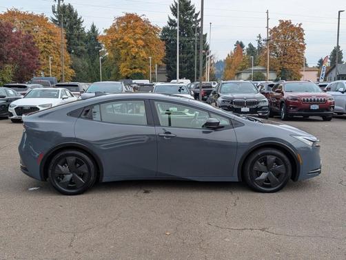 2024 Toyota Prius LE