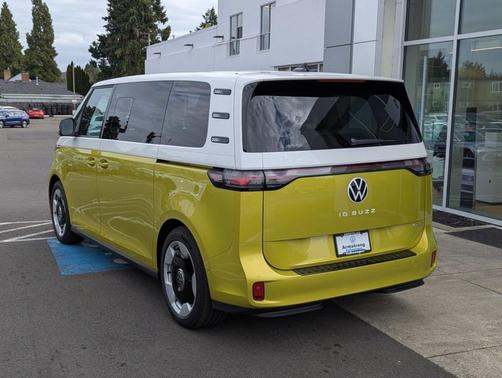 2025 Volkswagen ID. Buzz Pro S Plus