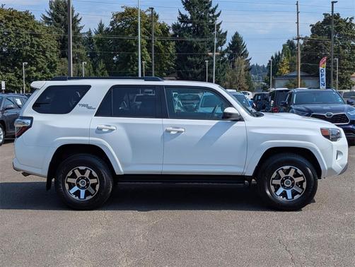 2024 Toyota 4Runner TRD Off Road