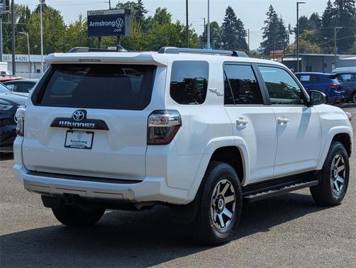 2024 Toyota 4Runner TRD Off Road