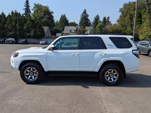 2024 Toyota 4Runner TRD Off Road