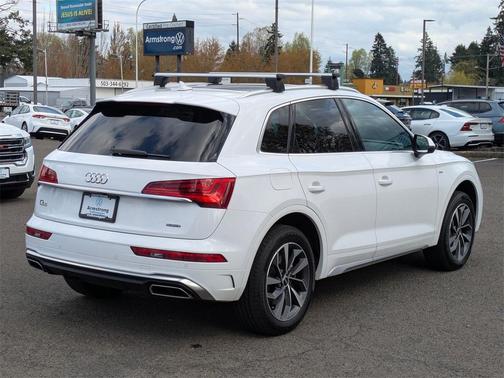 2024 Audi Q5 45 S line quattro Premium