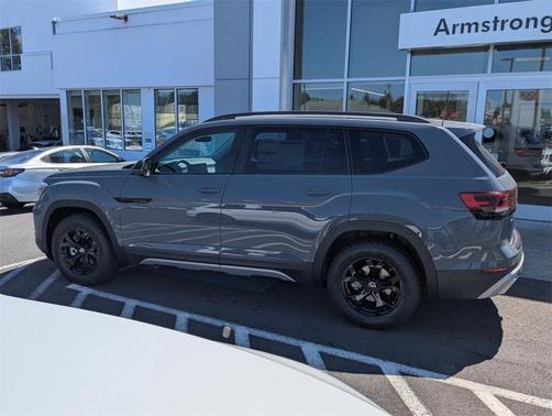 2025 Volkswagen Atlas 2.0T Peak Edition