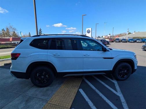 2025 Volkswagen Atlas 2.0T Peak Edition