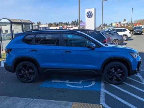2025 Volkswagen Taos 1.5T SE Black