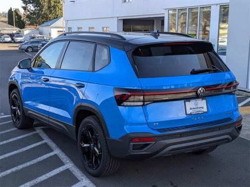 2025 Volkswagen Taos 1.5T SE Black