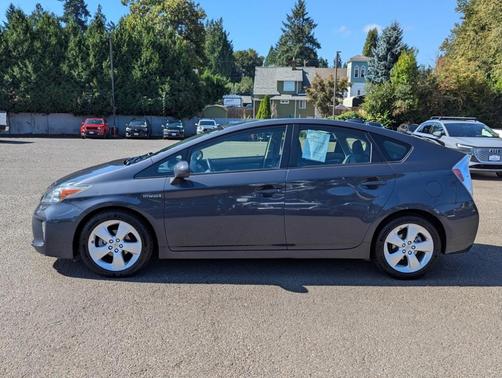 2014 Toyota Prius Five