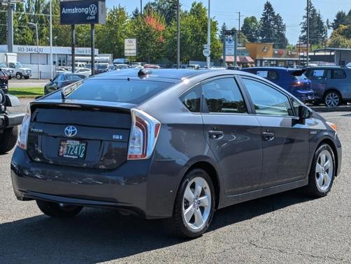 2014 Toyota Prius Five