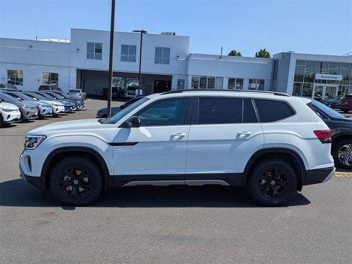 2025 Volkswagen Atlas 2.0T Peak Edition