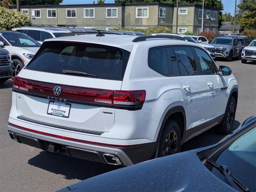 2025 Volkswagen Atlas 2.0T Peak Edition
