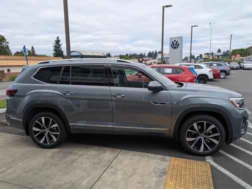 2025 Volkswagen Atlas 2.0T SEL Premium R-Line