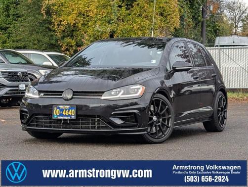 2019 Volkswagen Golf R 2.0T w/DCC & Navigation