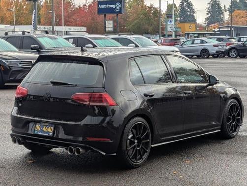 2019 Volkswagen Golf R 2.0T w/DCC & Navigation