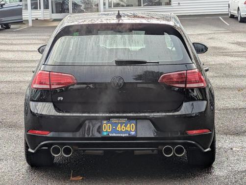 2019 Volkswagen Golf R 2.0T w/DCC & Navigation