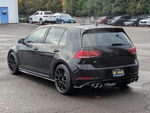 2019 Volkswagen Golf R 2.0T w/DCC & Navigation
