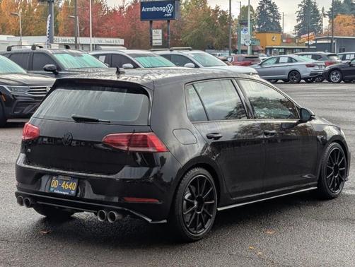 2019 Volkswagen Golf R 2.0T w/DCC & Navigation