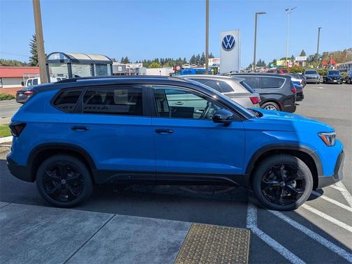 2025 Volkswagen Taos 1.5T SE Black