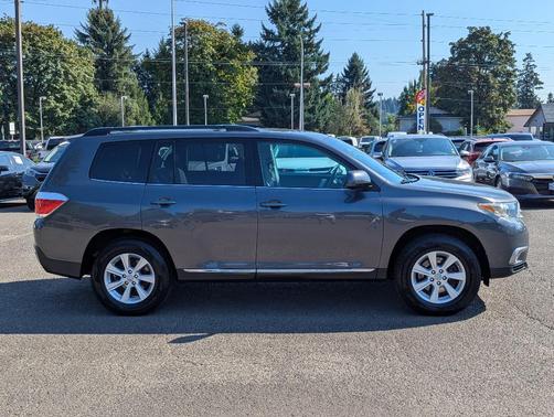 2011 Toyota Highlander SE