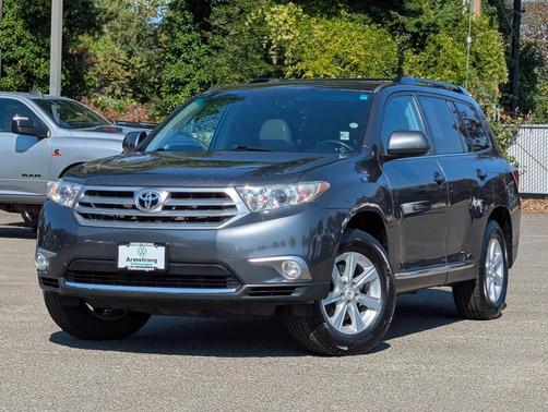 2011 Toyota Highlander SE