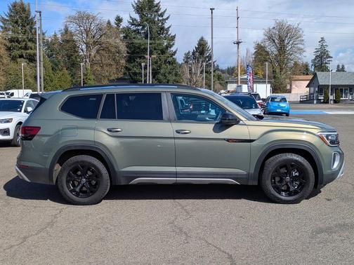 2024 Volkswagen Atlas 2.0T Peak Edition SEL