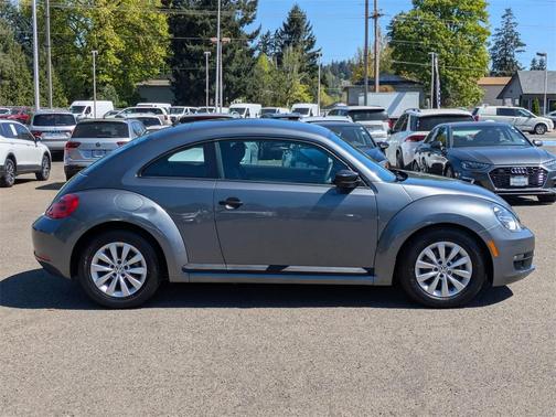 2014 Volkswagen Beetle Auto 2.5L Entry