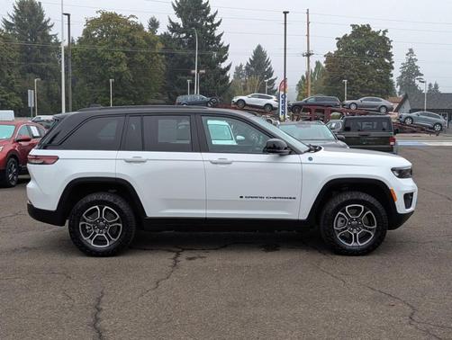 2023 Jeep Grand Cherokee 4xe Trailhawk